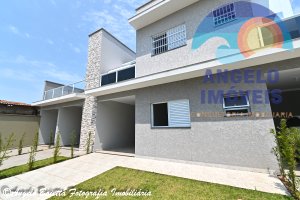Casa pá venda no bairro Ribamar em Peruíbe