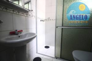 Casa terrea, 3 dormitórios, Cidade Nova Peruíbe, entre 400 e 800 metros da praia