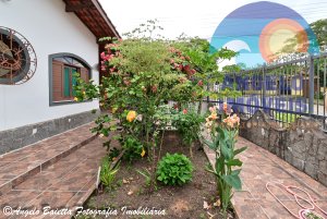 Casa á venda no bairro Florida em Peruíbe