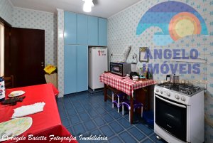 Casa á venda no bairro Florida em Peruíbe