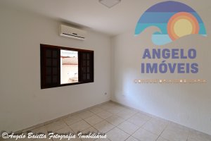 Casa para locação no bairro Jardim Marcia em Peruíbe