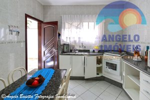 Casa lado praia á venda no bairro Josedy em Peruíbe