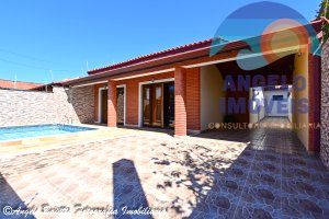 Casa lado praia á venda no bairro Josedy em Peruíbe