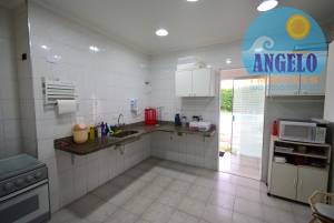 Casa para venda no bairro Oasis em Peruibe, entre 800 e 1200 metros da praia