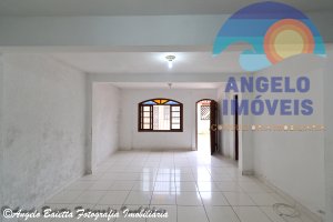 Casa á cenda no bairro Jardim Marcia em Peruíbe