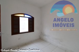 Casa á cenda no bairro Jardim Marcia em Peruíbe