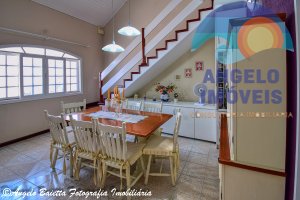 Sobrado á venda no bairro Stella Maris em Peruíbe