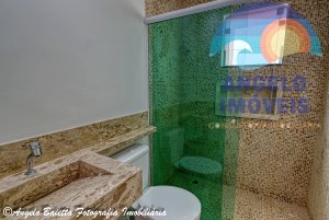 Sobrado lado praia, 4 suítes, piscina, á venda no bairro Cidade Nova Peruíbe em Peruíbe