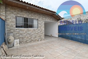 Casa á venda no bairro São João Batista em Peruíbe