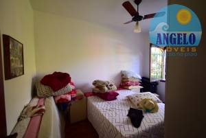 Casa em terreno de 500 m2, 3 dormitorios em Peruibe, entre 800 e 1200 metros da praia