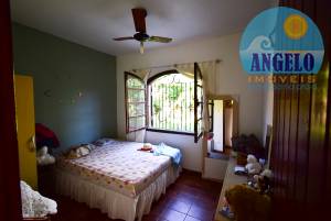 Casa em terreno de 500 m2, 3 dormitorios em Peruibe, entre 800 e 1200 metros da praia