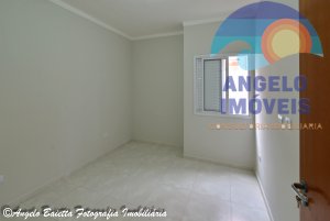 Casa á venda no bairro Flora Rica em Peruíbe