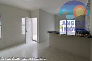 Casa á venda no bairro Flora Rica em Peruíbe