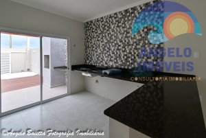 Casa á venda no bairro Flora Rica em Peruíbe