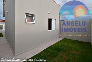 Casa á venda no bairro Flora Rica em Peruíbe