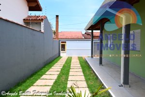 Casa lado praia com piscina á venda no bairro Jardim Beira Mar