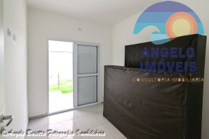 Casa lado praia com piscina á venda no bairro Jardim Beira Mar