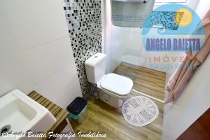 Sobrado com piscina á venda no condomínio Bougainvillée V em Peruíbe