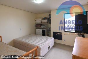 Apartamento á venda no bairro Samburá em Peruíbe