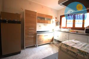 Casa com piscina, 3 lotes, no bairro Belmita Novaes em Peruibe