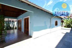 Casa para locação no bairro Ribamar m Peruíbe, á 200 metros da praia