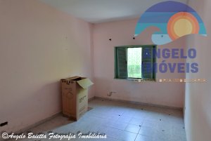 Casa á venda no bairro Josedy em Peruíbe