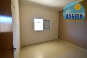 Casa terrea, piscina, 2 lotes, 200 metroos da praia á venda no bairro Ribamar em Peruibe