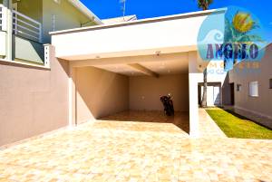 Casa terrea, piscina, 2 lotes, 200 metroos da praia á venda no bairro Ribamar em Peruibe