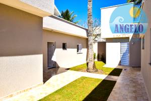 Casa terrea, piscina, 2 lotes, 200 metroos da praia á venda no bairro Ribamar em Peruibe