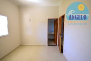 Casa terrea, piscina, 2 lotes, 200 metroos da praia á venda no bairro Ribamar em Peruibe