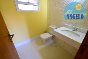 Casa terrea, piscina, 2 lotes, 200 metroos da praia á venda no bairro Ribamar em Peruibe