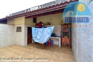 Casa á venda no bairro Cidade Nova Peruíbe em Peruíbe