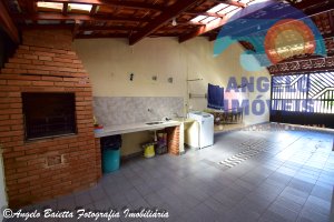 Casa á venda no bairro Florida em Peruíbe