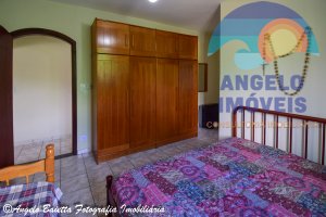Casa á venda no bairro Florida em Peruíbe