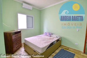 Casa com piscina á venda no bairro Park D Aville em Peruíbe