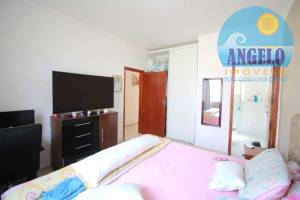 Casa terrea, com piscina, 3 dormitórios, sendo 1 suite, no bairro Continental em Peruibe