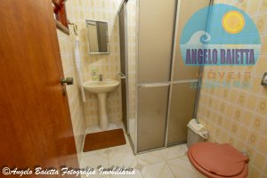 Casa com piscina, 3 dormitórios, á venda no bairro Belmira Novaes em Peruíbe