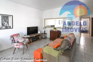 Casa lado praia á venda no bairro Oásis em Peruíbe