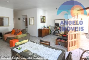 Casa lado praia á venda no bairro Oásis em Peruíbe