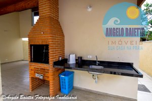 Sobrado para venda no bairro São José em Peruíbe, até 200 metros da praia