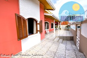 Casa á venda no bairro Arpoador em Peruíbe