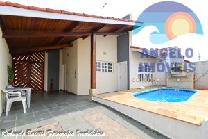 Casa com piscina, 3 dormitorios no bairro Imperador em Peruíbe
