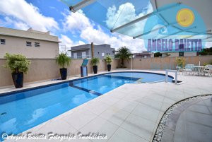 Oprtunidade! Casa com piscina, 2 lotes, á venda no condomínio Bougainvillée