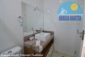 Oprtunidade! Casa com piscina, 2 lotes, á venda no condomínio Bougainvillée