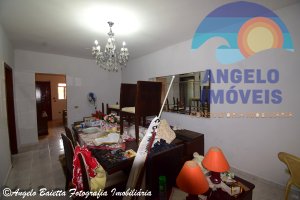 Casa á venda no bairro São José em Peruíbe