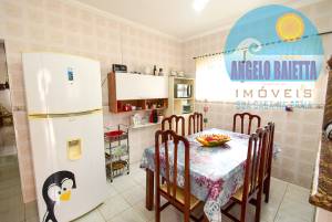 Casa para venda no bairro Imperador, entre 400 e 800 metros da praia