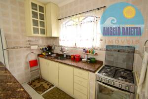 Casa para venda no bairro Imperador, entre 400 e 800 metros da praia