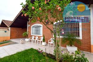 Casa para venda no bairro Imperador, entre 400 e 800 metros da praia