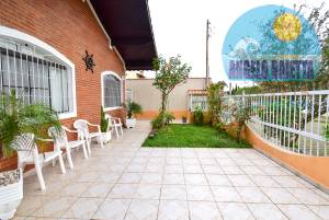 Casa para venda no bairro Imperador, entre 400 e 800 metros da praia