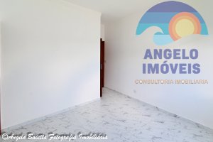 Casa com piscina, 2 dormitorios, á venda no bairro Ribamar em Peruíbe
